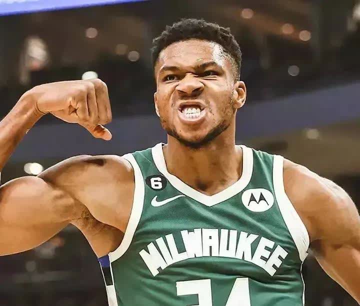 包含字母哥在切尔西比赛中刷新纪录，重要助攻引发热议！赛场气氛高涨的词条